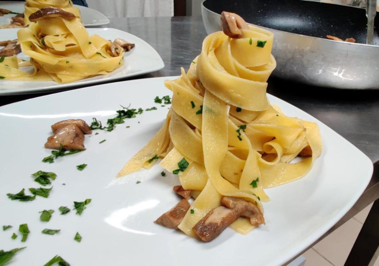"Il Casaletto" Agriturismo Moderno, Vista Panoramica E Cibo Spettacolare- 斯库科拉－马西卡纳 外观 照片